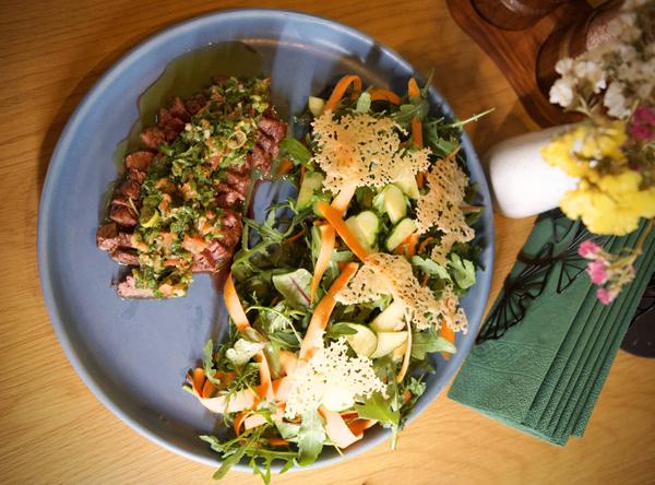 Chimichurry steak salad 